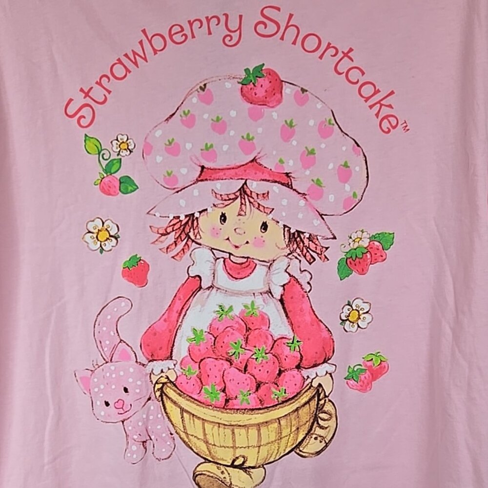 Strawberry‎ Shortcake T-Shirt Size Small Pink Graphic Print Oversized Fit NEW - Picture 2 of 3